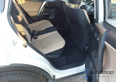 2018 Toyota Rav4 Xle z USA, uszkodzony, nr VIN JTMRFREV8JJ206189